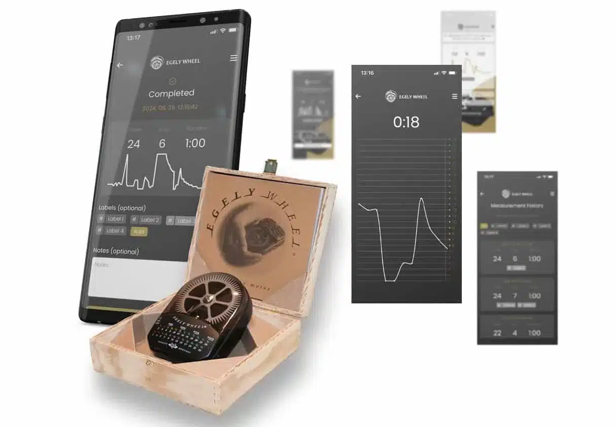 Montage der Egely Wheel Recorder-App auf einem Smartphone, das die Vitalitätsverfolgung anzeigt, neben dem physischen Egely Wheel-Gerät in seiner Hülle.